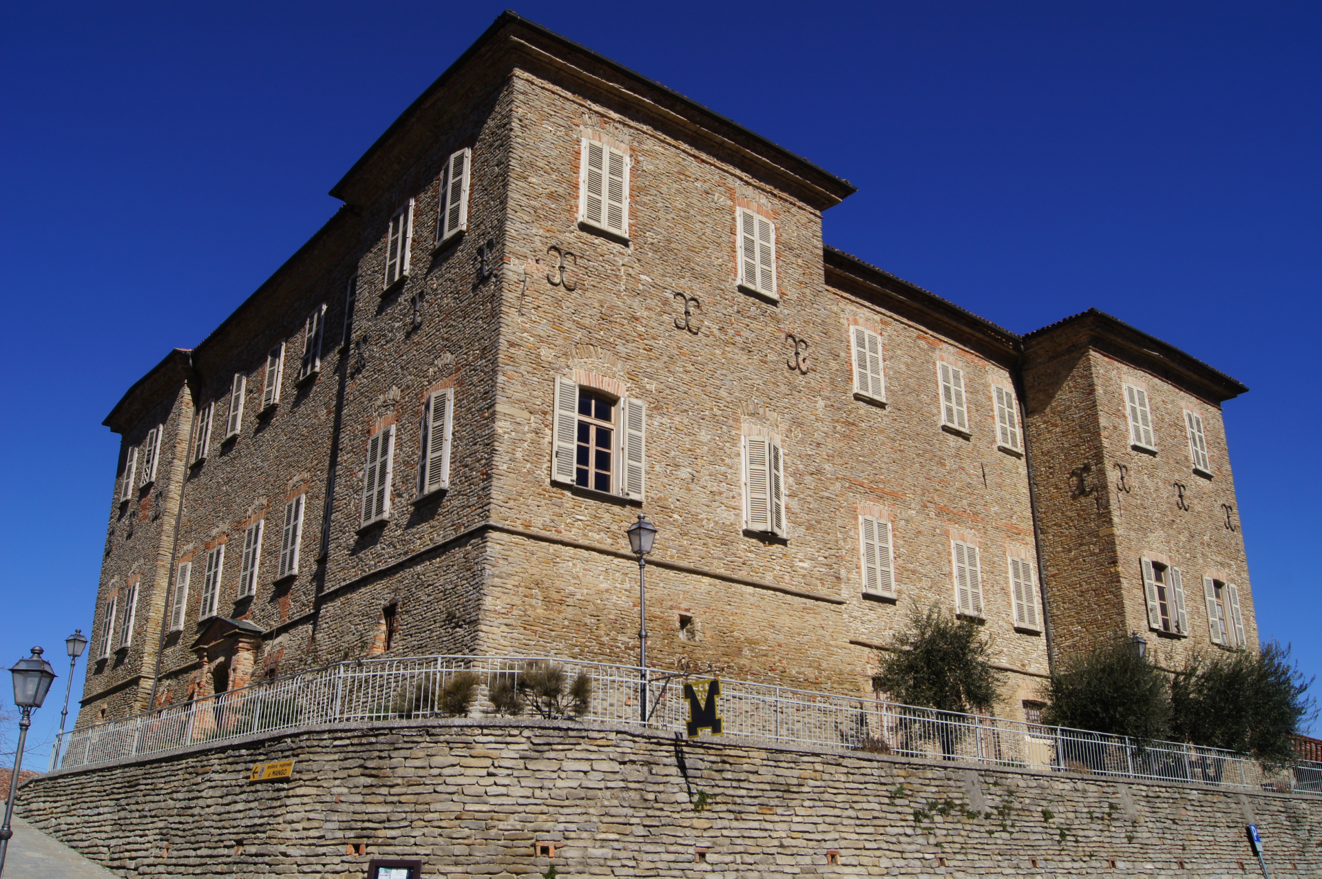 Castello Mango 2